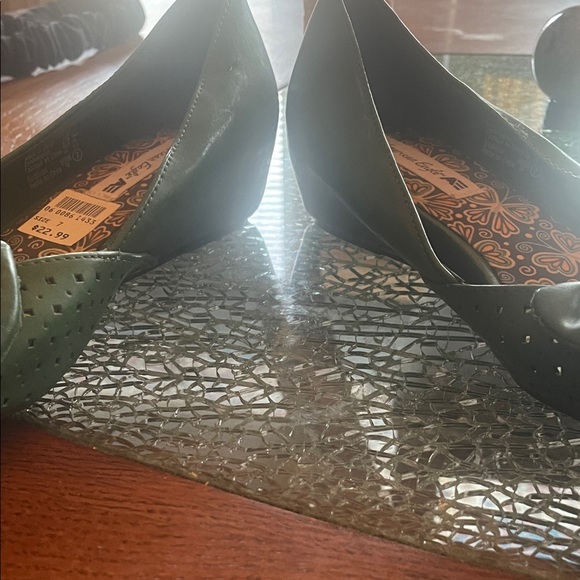 American Eagle Outfitters Green and Brown Bow Flats/two for one deal - Picture 15 of 16